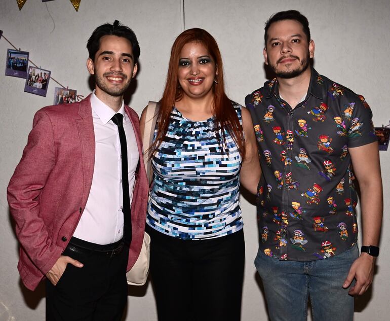 Juan Serafini, Cynthia Escobar y Ariel Figueredo.