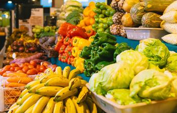 El Agroshopping ofrece variedad de frutas y verduras frescas, traídas directamente de las huertas de los productores.