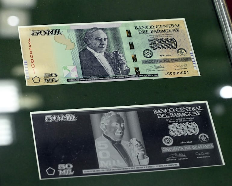 Con el crecimiento de las transacciones, aparecen los primeros billetes de G. 50.000 en 1990, Pasó por un proceso de rediseño en el 2011.