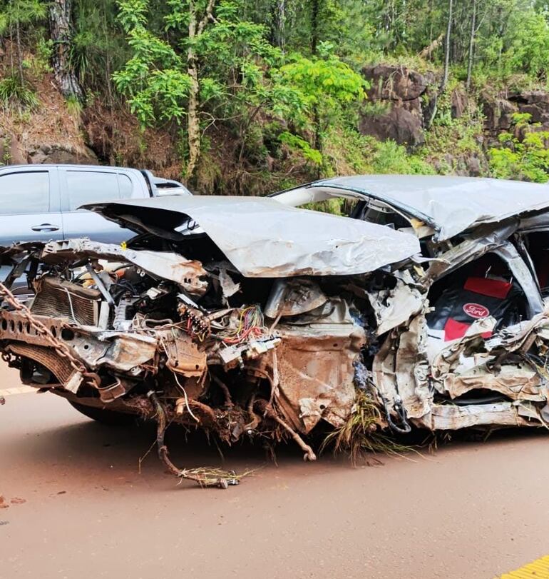 El automóvil Ford Focus involucrado en el fatal accidente en Misiones, Argentina.