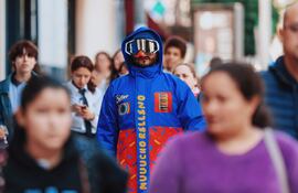 Un misterioso hombre pasea por calle Palma.