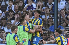 El paraguayo Enzo Giménez marcó el gol del empate parcial de Rosario Central sobre Gimnasia, que al final fue triunfo Canalla.