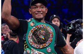 El pugilista dominicano Alberto Puello (30 años) se quedó con el cinturón tras una polémica decisión dividida.