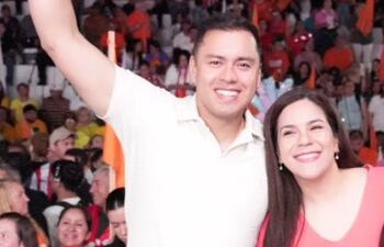 El exintendente de Asunción, Miguel Prieto, y la diputada Johanna Ortega.