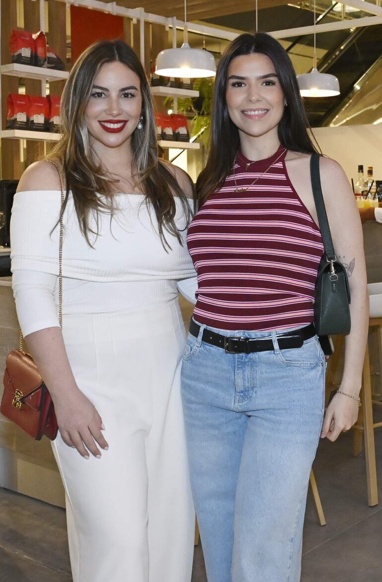 Steffi Schouten y Andrea Rodríguez. 