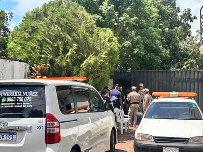 El cuerpo fue llevado a una funeraria de Presidente Franco para la inspección.