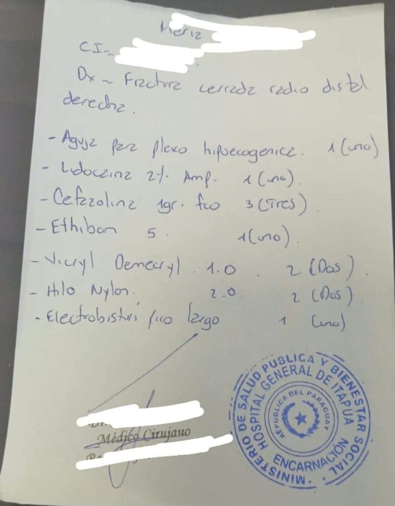 Documento médico con insumos y medicamentos listados, provisto por el Hospital General de Itapúa.
