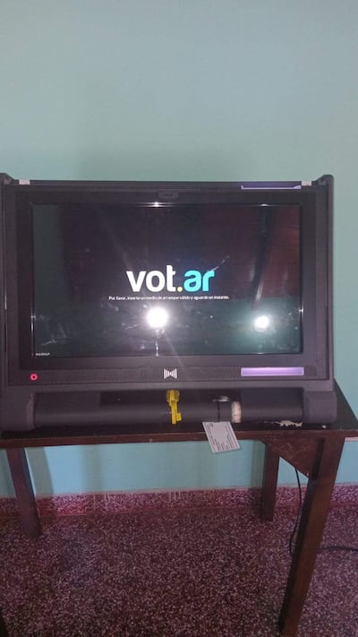 Maquina de Votación disponible para practica en oficia de la Justicia Electoral sede Ayolas.
