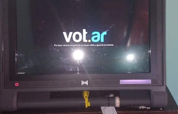 Maquina de Votación disponible para practica en oficia de la Justicia Electoral sede Ayolas.