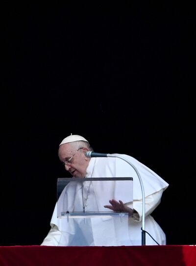 El papa Francisco, durante la oración del Ángelus en el Vaticano, ayer domingo18.