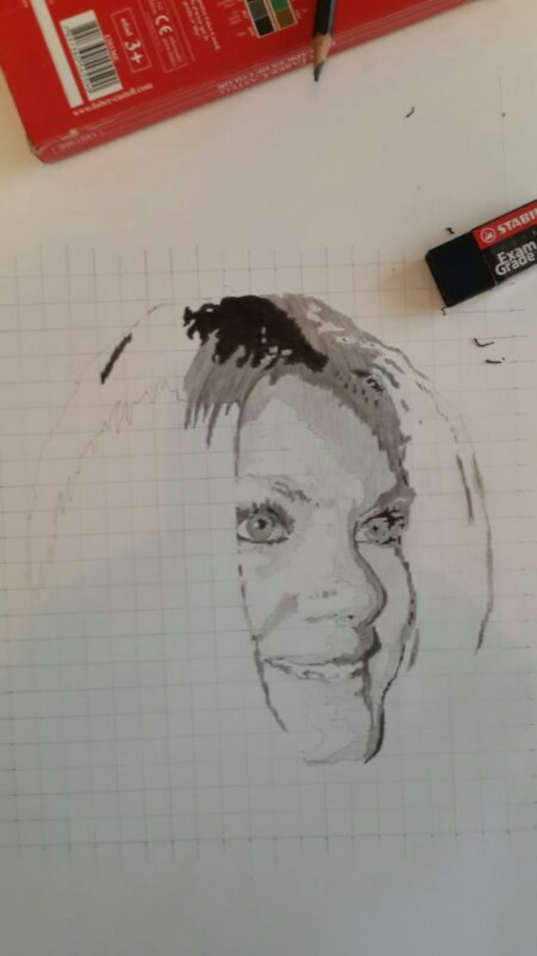 Carlos Troche dibujó del rostro de su esposa Shelby Katyana González. (Gentileza)