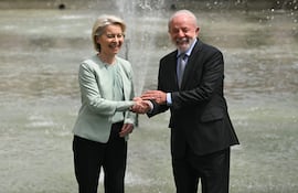 El presidente de Brasil, Luiz Inácio Lula da Silva y la presidenta de la Comisión Europea, Ursula Von der Leyen, durante una rueda de prensa este viernes, en el Palacio de Itamaraty, en Río de Janeiro (Brasil).