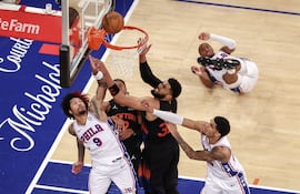 Los New York Knicks ganaron nuevamente y están 2-0 en la serie contra los Philadelphia 76ers.