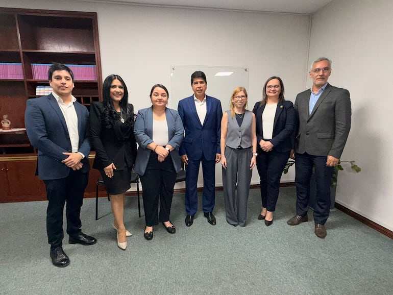 Funcionarios de la Aneaes y el Cones.