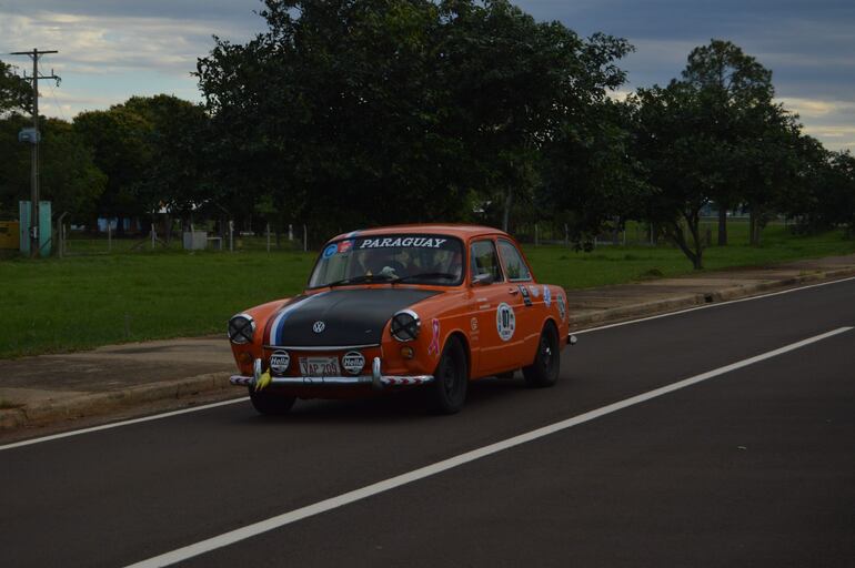 Mapi García y Eduardo González terminaron en el top 10 de la general con VW Variant 1959.