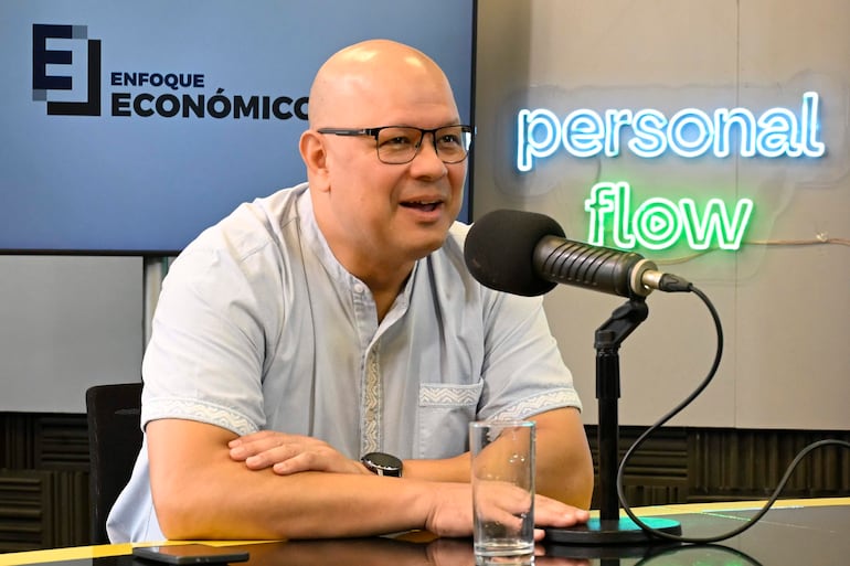 Lovera descarta una “economía de guerra” y habla de señales de mejoras en recaudaciones