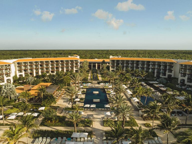 UNICO 20° 87° Hotel Riviera Maya se encuentra a 33 km del yacimiento arqueológico de Tulum.