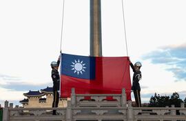 La bandera de Taiwán en el memorial de Chiang Kai-shek, en Taipéi.