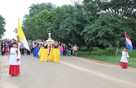 Tradicional procesión por el casco céntrico de la ciudad y por las aguas del río Paraguay