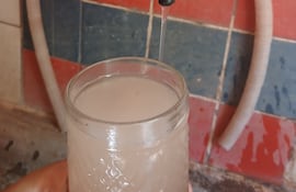 Denuncian mala calidad de agua y escasa presión en la compañía Cabañas.