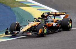 AMDEP8871. SAO PAULO (BRASIL), 09/11/2025.- El británico Lando Norris de McLaren compite este domingo, en el Gran Premio de Formula Uno de Sao Paulo 2025 en el circuito de Interlagos, en Sao Paulo (Brasil). EFE/ Sebastiao Moreira