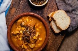 Locro criollo.