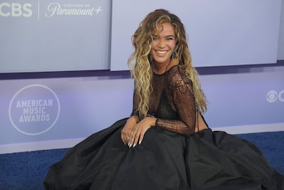 La cantante colombiana Karol G llegó así de diosa a los American Music Awards en el MGM Grand Garden Arena en Las Vegas, Nevada (EE. UU.). (EFE/ Jerónimo Guerra)