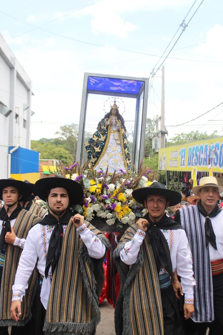Cada año, la fe y la devoción de los peregrinos vuelven a encender el espíritu de Caacupé
