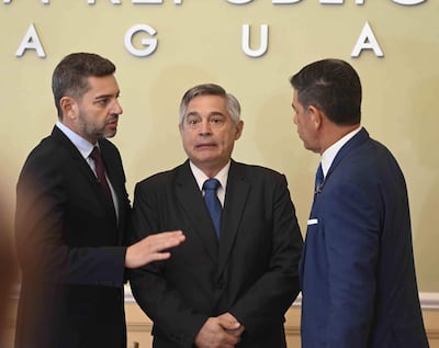 El vicepresidente Pedro Alliana, el ministro de Educación, Luis Ramírez y el rector de la UNP, el ministro de la Corte, Víctor Ríos, durante el lanzamiento de la carrera de Medicina de Pilar.