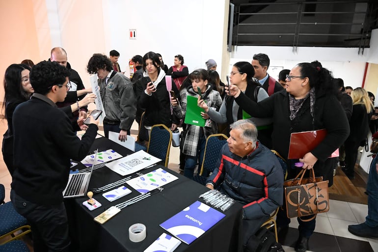 Gran Feria de Empleo cierra con masiva concurrencia y un panel de líderes empresariales