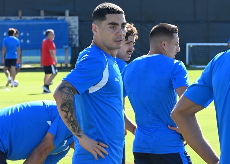FIFA sanciona a Miguel Almirón con un partido de suspensión - Selección Paraguaya