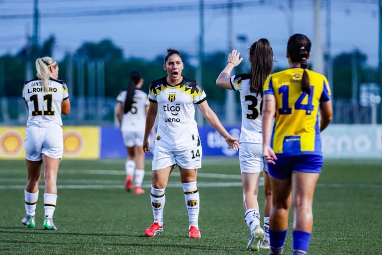Guaraní no tuvo piedad de Luqueño y arrasó con golead 5-0 en la quinta fecha.