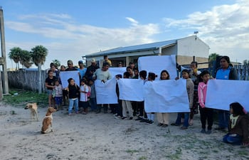 Pobladores de la comunidad dde los Tomarahos