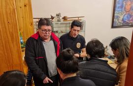 Allanan un sitio de retiros en Paraguarí e incautan botellas con ayahuasca.