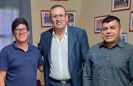 Adolfo Cardozo, presidente del Club 8 de Setiembre, el senador Erico Galeno (ANR, HC), procesado y el intendente de Areguá, Denis Torres.
