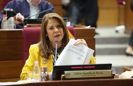 Celeste Amarilla (PLRA) cuestiona a los senadores "por accidente" tras salvataje a la liberocartista Noelia Cabrera.