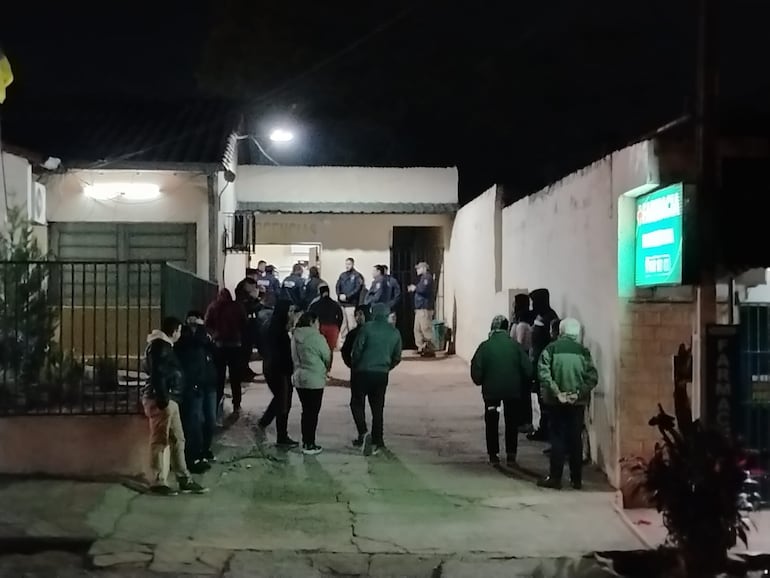 La víctima fue llevado hasta el Centro de Salud de la ciudad, donde los médicos confirmaron su muerte.