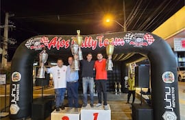 En Coronel Oviedo también se vivió una espectacular noche de premiación.