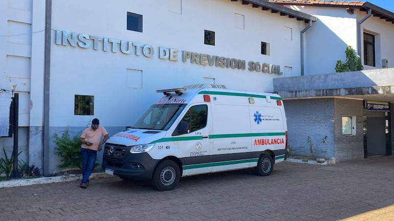 Ésta es la única ambulancia operativa del IPS de Concepción, la otra se encuentra con desperfectos.
