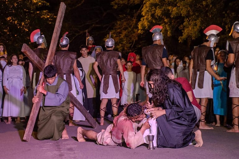 Recrearán el Vía Crucis viviente en Villa Florida, Misiones, una tradicional representación de la Pasión, Muerte y Resurrección de Jesucristo que se realiza cada Viernes Santo frente a la parroquia local.