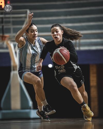 Juego del Femenino, entre San José y Olimpia Queens.