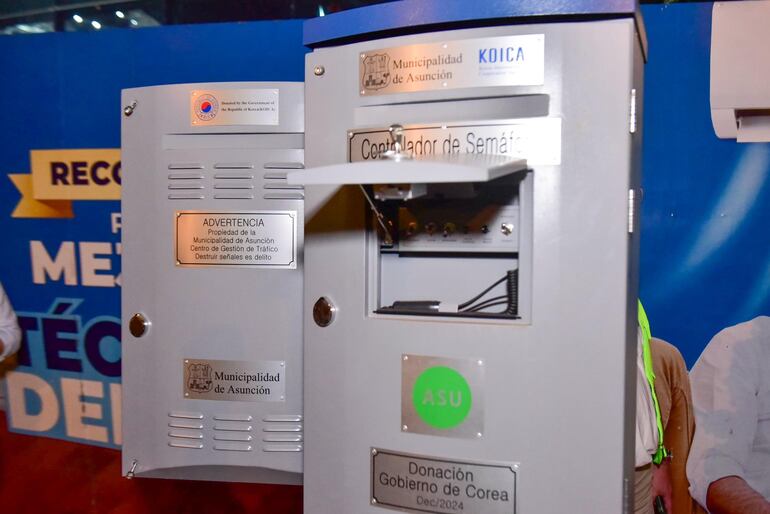 Anoche se anunció la habilitación de semáforos donados por el Gobierno de Corea en Asunción.