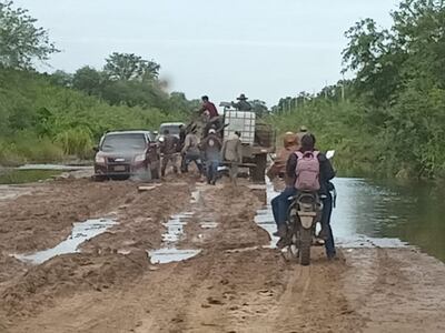 Caminos destrozados en Alto Paraguay.
