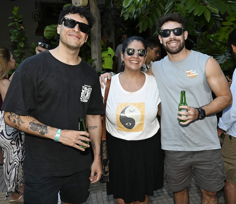 Junior Rodríguez, Ruth Arrúa y Luis Fer Rodríguez. 