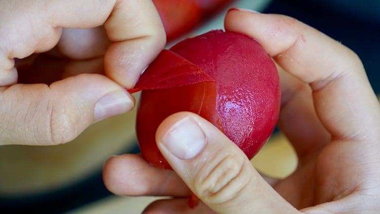 Pelar tomates, imagen ilustrativa.