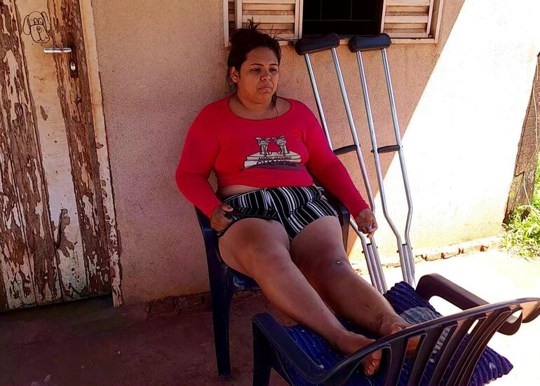 La señora Perla debe esperar hasta abril para operarse, por falta de insumos.