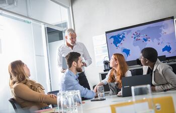 Una cultura abierta al error es un gran reto para todos los implicados, ya que cada falla plantea cuestiones fundamentales sobre uno mismo, sobre los compañeros, sobre los directivos y sobre toda la organización.