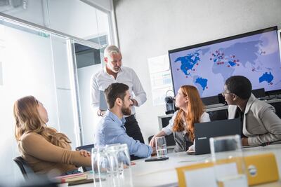 Una cultura abierta al error es un gran reto para todos los implicados, ya que cada falla plantea cuestiones fundamentales sobre uno mismo, sobre los compañeros, sobre los directivos y sobre toda la organización.