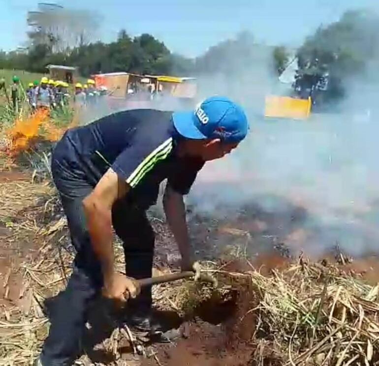El martes la situación se puso candente entre presuntos invasores, pobladores y empleados de La Felsina, en Guarambaré.
