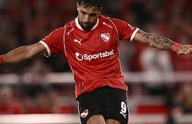 El paraguayo Gabriel Ávalos, futbolista de Independiente de Avellaneda, durante el partido ante Unión de Santa Fe por la fecha 9 del torneo Apertura 2026 de la Liga Profesional de Argentina en el estadio Libertadores de América-Ricardo Bochini, en Avellaneda, Argentina.